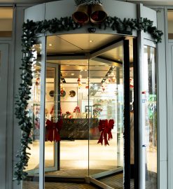 Święta i sylwester poza domem – jak zmieniają się zwyczaje Polaków?