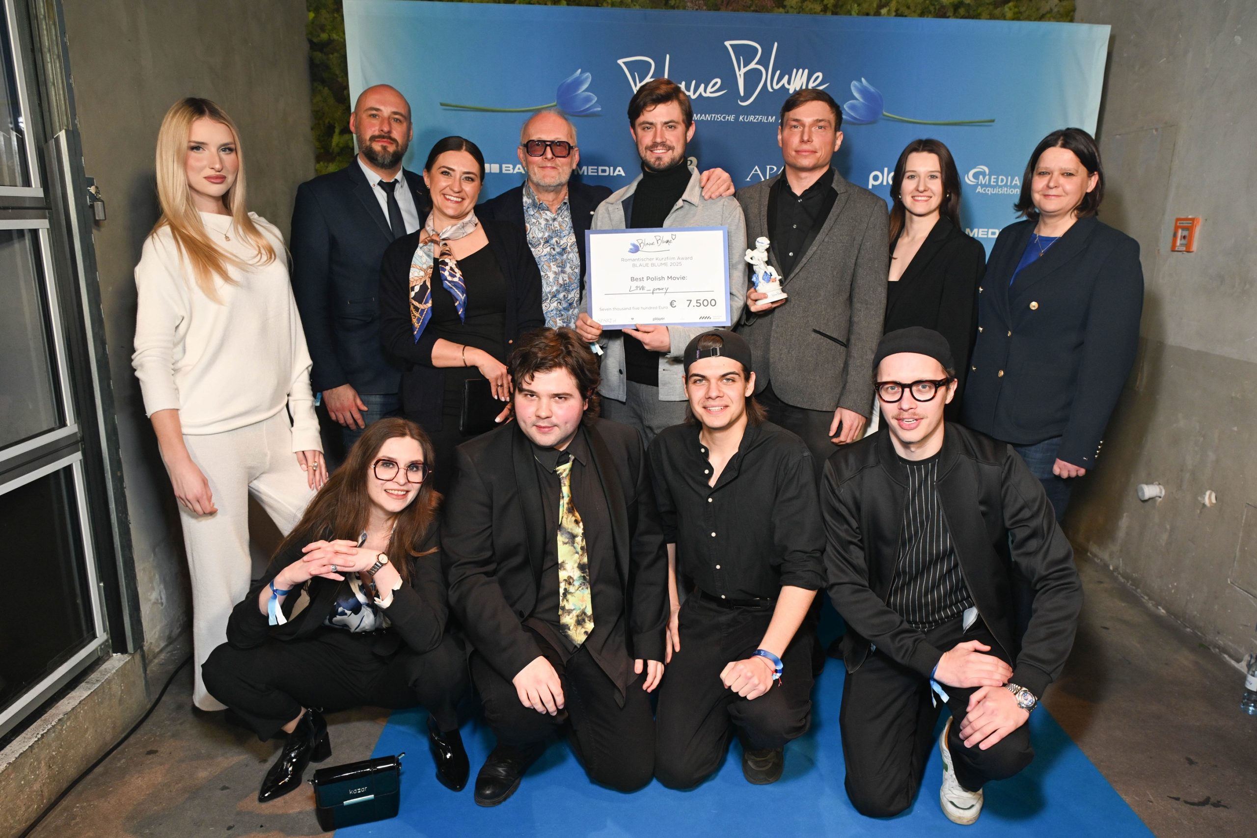 FESTIWAL KRÓTKICH FILMÓW O MIŁOŚCI BLAUE BLUME WKRACZA W DECYDUJĄCĄ FAZĘ - OBEJRZYJ FILMY, ODDAJ SWÓJ GŁOS I WYGRAJ ROCZNY DOSTĘP DO PLATFORMY PLAYER.PL!