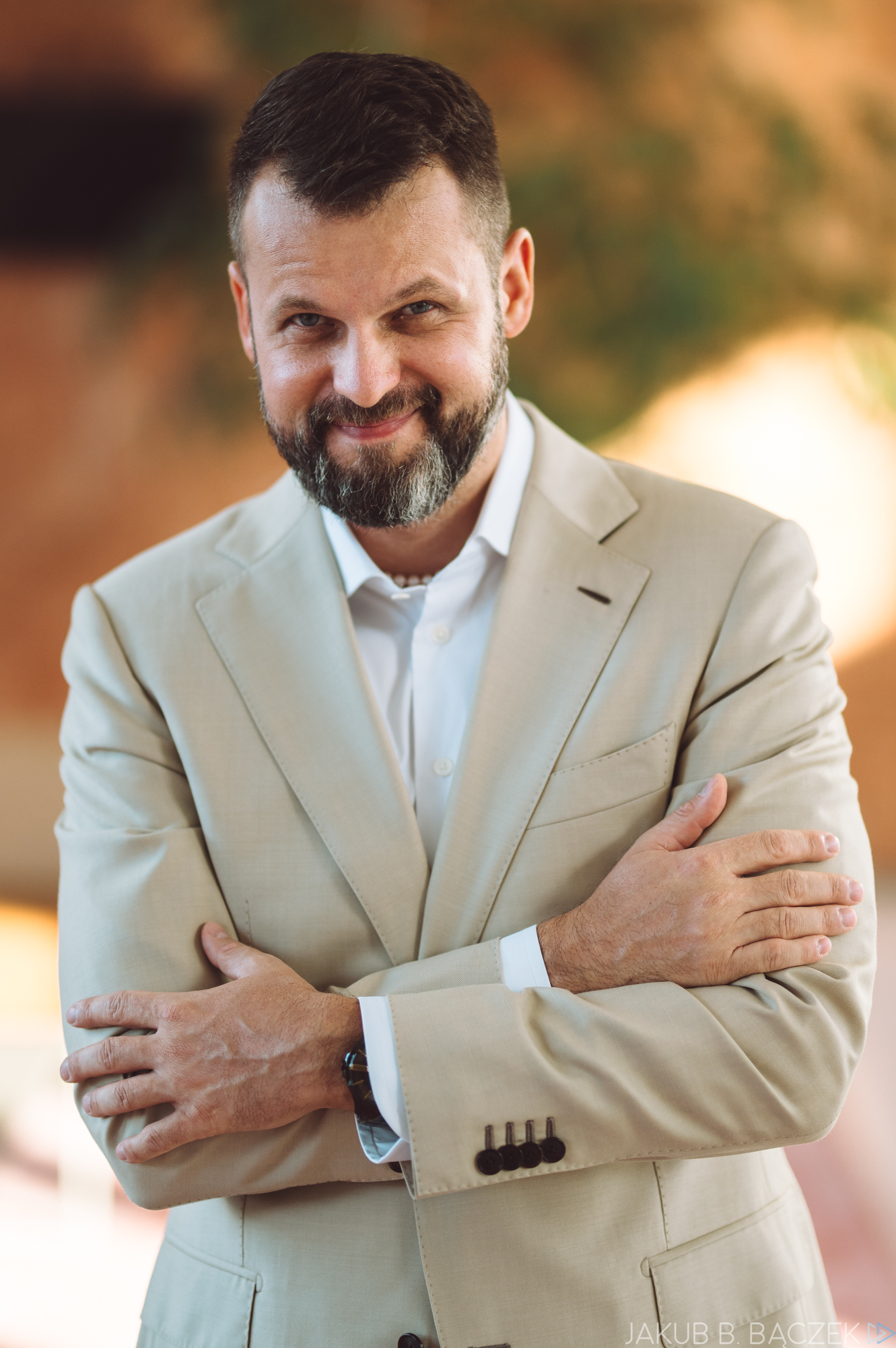 Uściskaj innych i… siebie! Dlaczego kontakt z drugim człowiekiem jest obecnie ważniejszy niż kiedykolwiek?