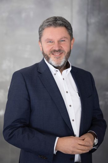 Zmiana pracy codziennością dla osób po 50. roku życia? W jaki sposób dostosować się do dynamiki rynku i walczyć ze stereotypami?