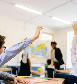 Dlaczego dzieci uczą się skuteczniej w ruchu? Co mówią badania i obserwacje nauczycieli