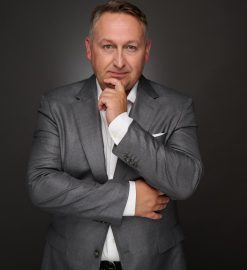 Napięcia na Bliskim Wschodzie wstrząsają rynkami. Ropa i złoto drożeją, inwestorzy szukają bezpiecznych przystani