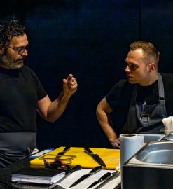 NOWY KONCEPT KULINARNY GWIAZDKOWEGO CHEFA KUCHNI POWSTAJE W STOLICY. CZYM NAS ZASKOCZY ANDREA CAMASTRA?