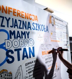 Smartfony znikną ze szkół, ale to dopiero początek zmian.  Jak zadbać o dobrostan uczniów?