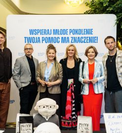 Sztuka niesie pomoc – Artyści dla Młodego Pokolenia na jubileuszowej Konferencji WallStreet 30 w Karpaczu