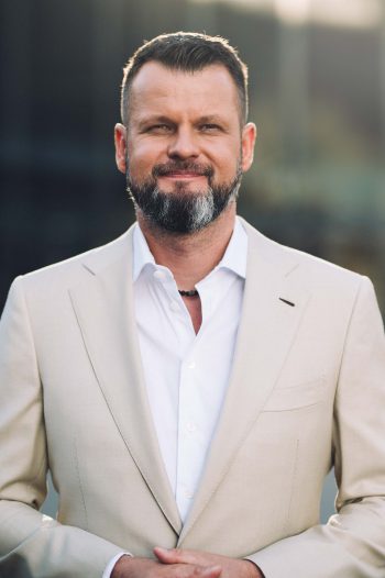 Jak kontakt z ludźmi wpływa na nasze samopoczucie?