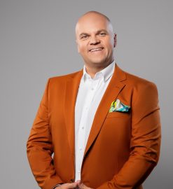 Pracownicy rezygnują przez brak relacji, nie brak benefitów. Jak zbudować silny zespół na lata?