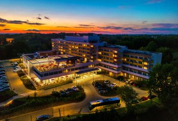 arche-naleczow-w-miedzynarodowej-rywalizacji-o-tytul-najlepszego-hotelu-konferencyjnego-w-polsce